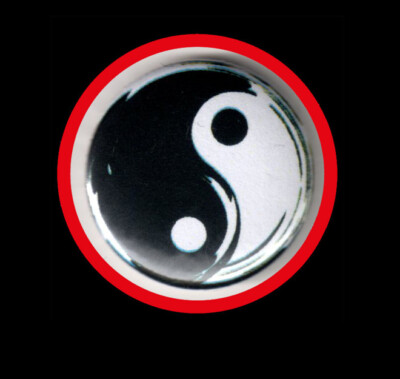 Yin und Yang ''BUTTON'' Anstecker/Pin/Taijitu/Daoismus/Symbol/Schwarz und Weiss