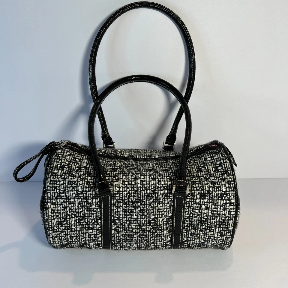 Bolso Barril Liz Claiborne Pequeño Tweed Blanco y Negro 9" x 5" Asas Negras Foto 4 de 4