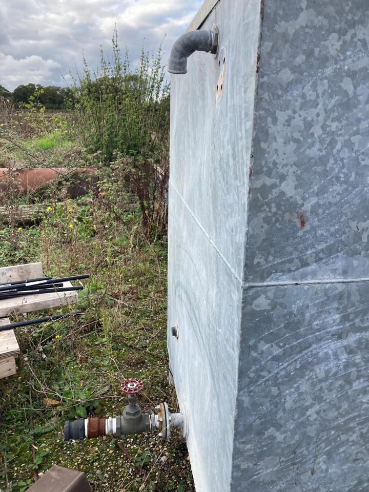 LARGE GALVANISED STEEL WATER TANK USED BUT IN GOOD CONDITION eBay