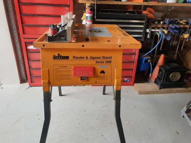 Triton RTA300 Router Table With Stand 