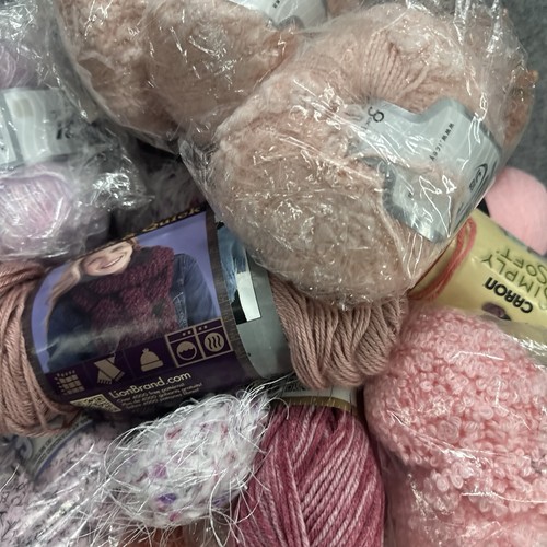 Lotto di 35 matassine/palline di filato e filato testurizzato rosa misto lana/cotone/roving - Foto 7 di 11