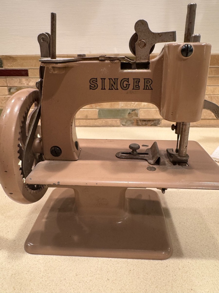 Vintage Singer Sewhandy Model 20 Child's Sewing Machine, Beige | eBay