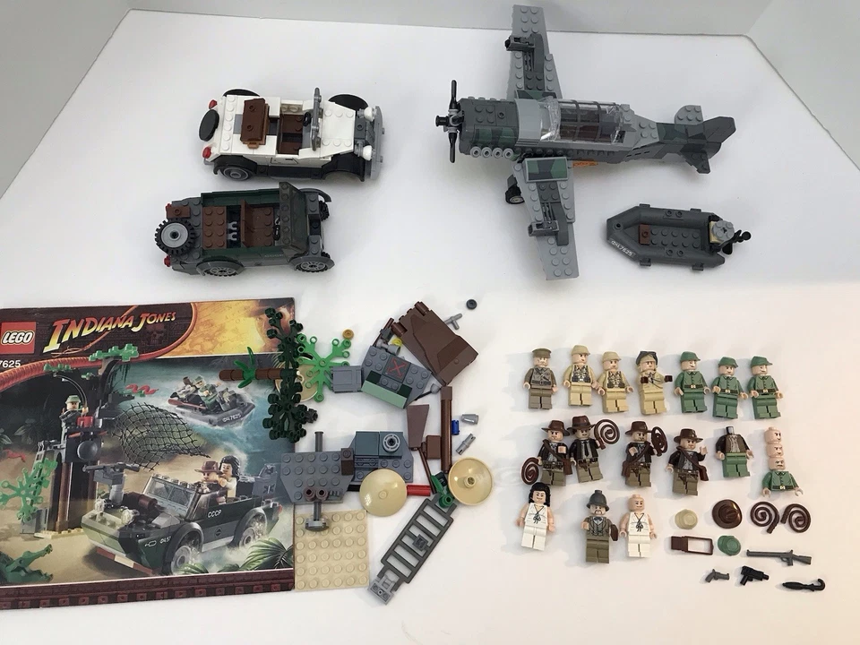 Lego Indiana Jones Minifigures Lot and Accessories Parts - Image 3 of 4