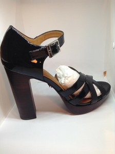 bebe platform flip flops