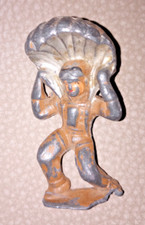 "RARE" VINTAGE 1940'S  BARCLAY LEAD PARATROOPER WITH BROKEN BASE HEAVY PIECE