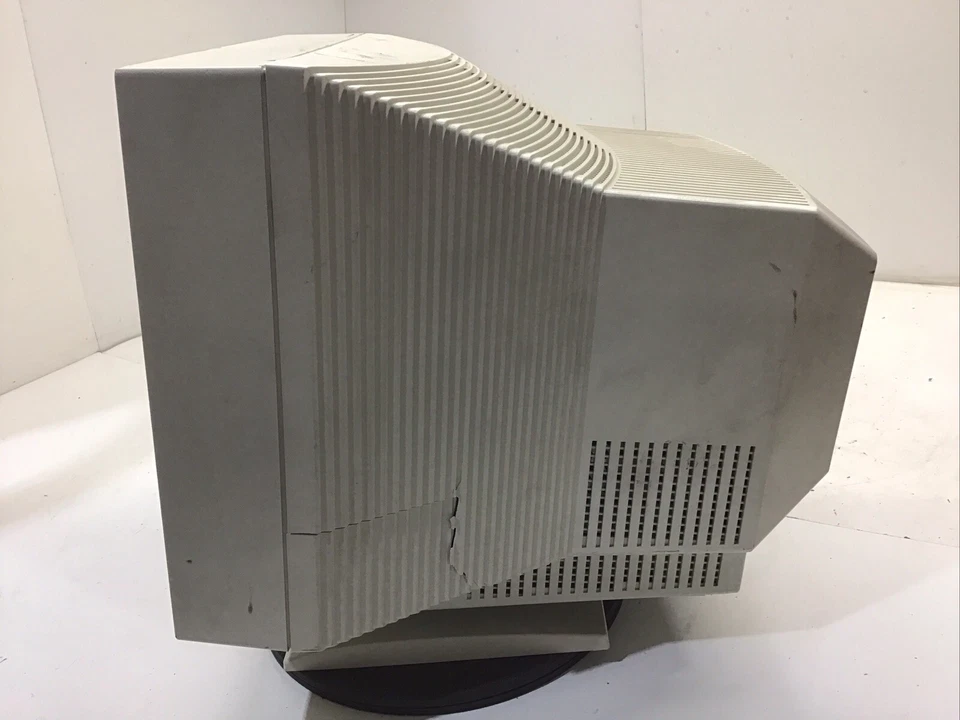 Dell Trinitron UltraScan P780 17" CRT Computer Monitor Vintage 2000 Color Full - Image 3 of 4