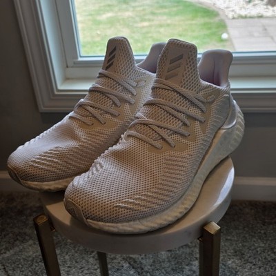 Size 10 - Adidas Alphaboost M Cloud White