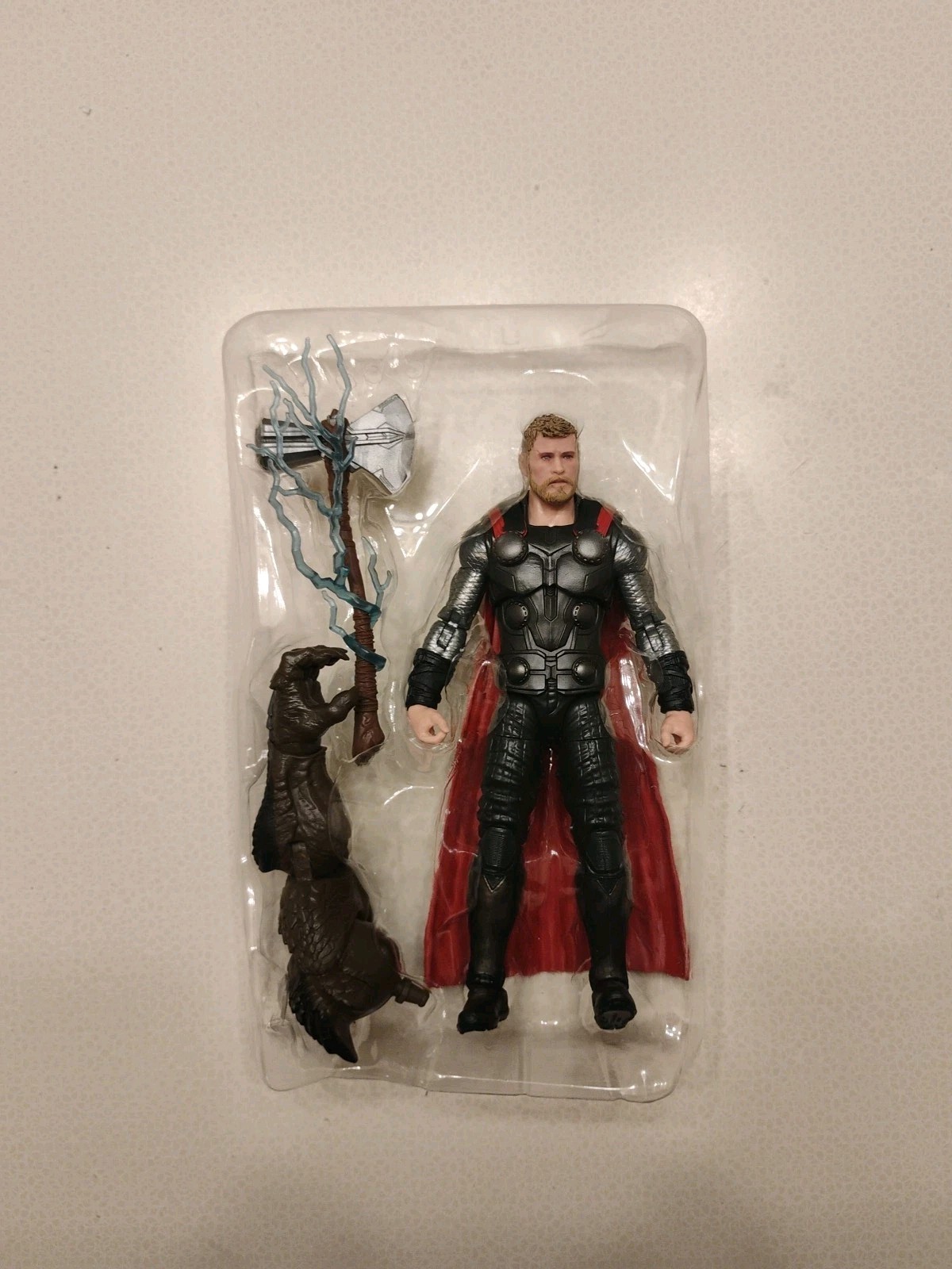 Figura Marvel Legends Thor Infinity War con Stormbreaker y pieza BAF