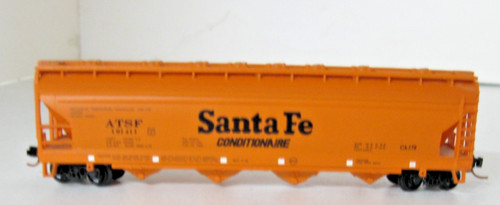 N Scale Bachmann Santa Fe Conditionaire  4-bay Covered Hopper Road#101411 | Condition: Used