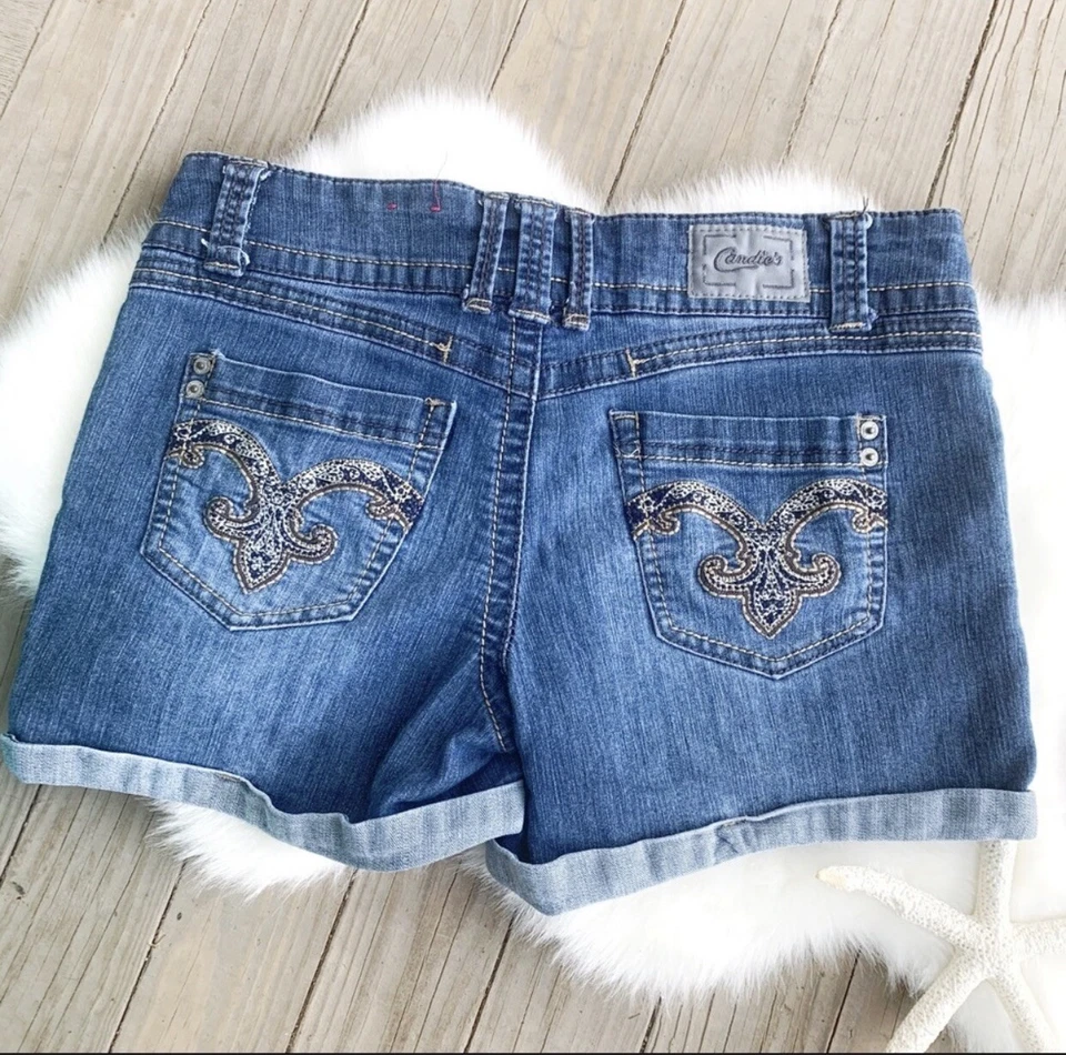 Pantalones Cortos de Jean CANDIES Dobladillo con Puños Cintura Alta Azul Denim Talla 9 Foto 2 de 3
