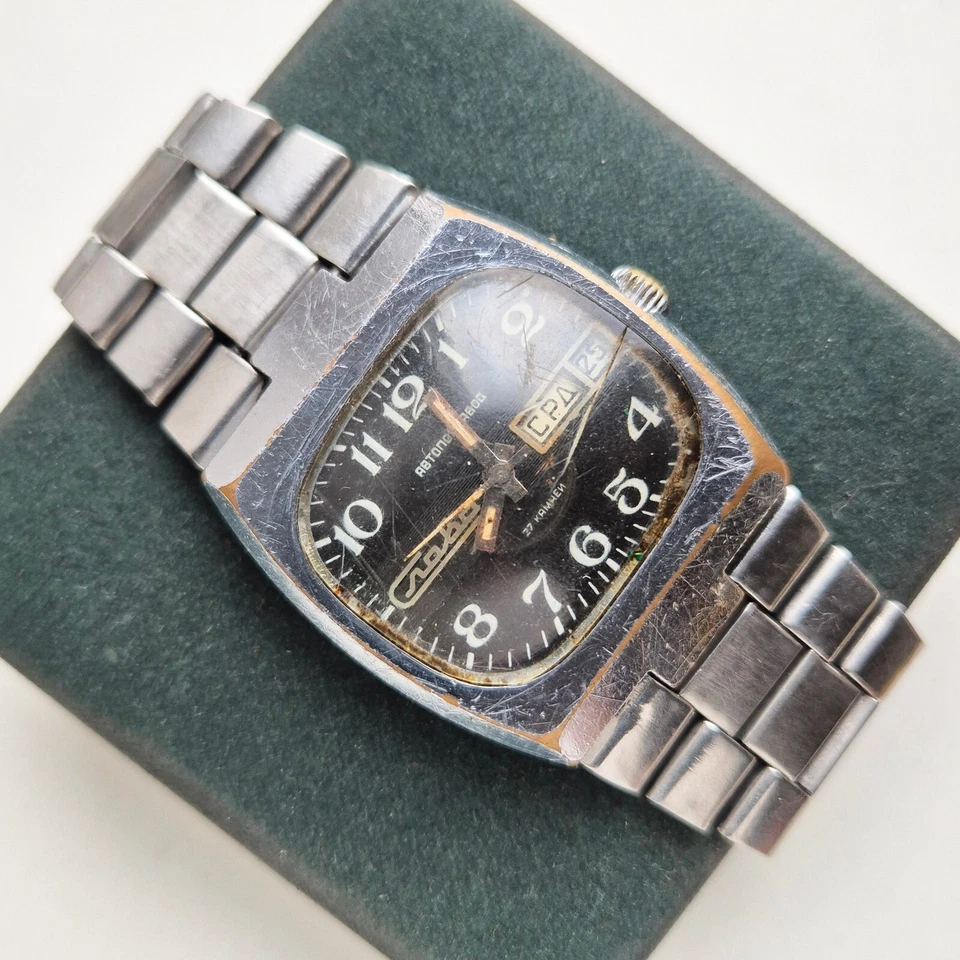 Vintage soviético URSS RUSO reloj Slava 26 joyas TANQUE TV 2427 NEGRO - Imagen 3 de 4