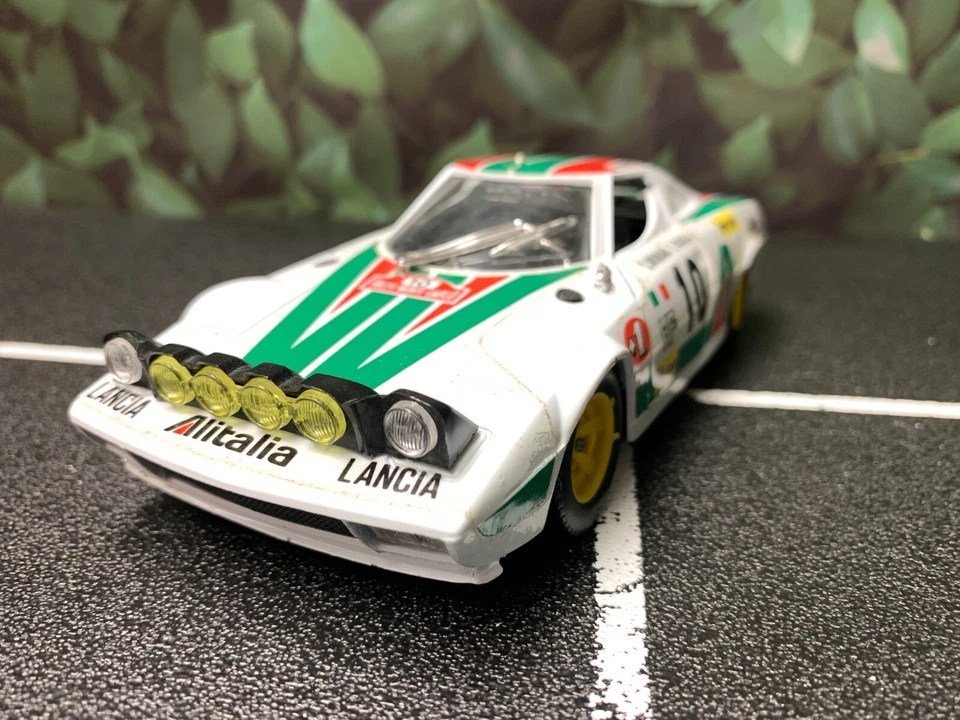 Imperfect 1:24 Diecast Car BURAGO LANCIA STRATOS ALITALIA RALLY  No Box AS-IS - Image 2 of 4