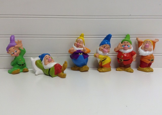 Disney Snow White And The Seven Dwarfs 4