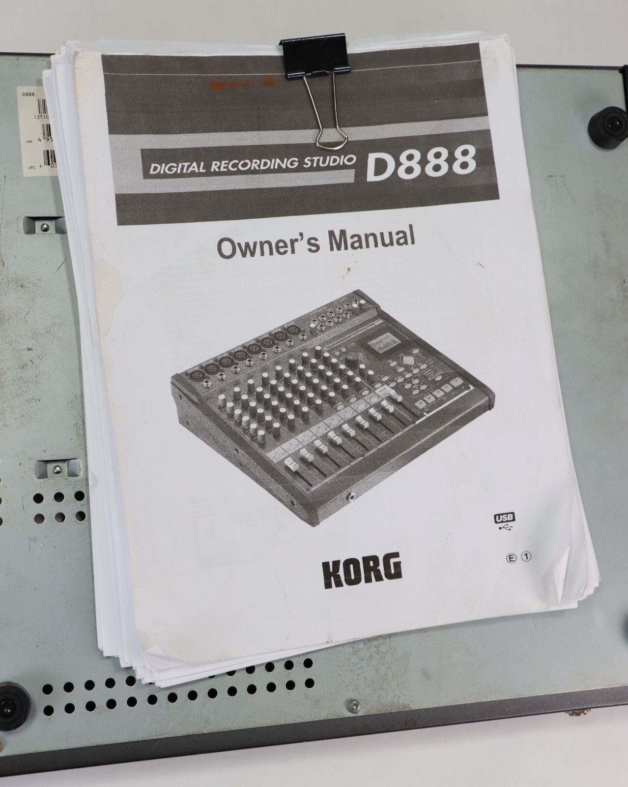 D888 Digital Multi track Recorder 8track, Powers on, lights up