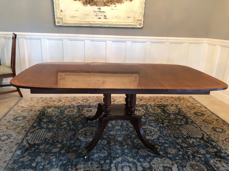 Mesa de comedor Hickory blanca de caoba georgiana y 6 sillas Chippendale Foto 4 de 4