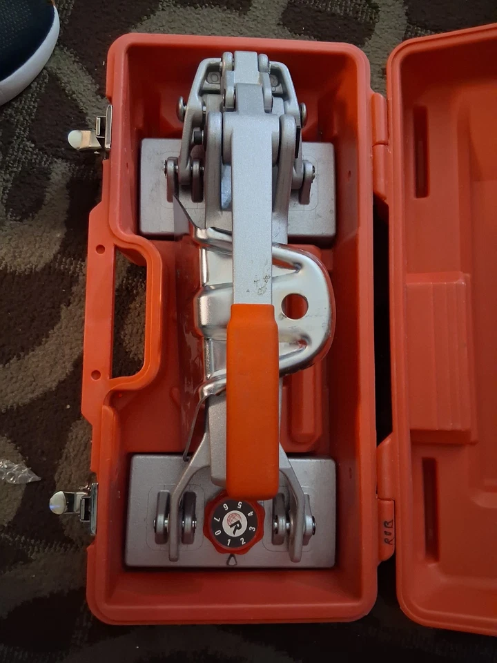 Camilla de alfombras Roberts plateada 10-128 herramienta de reparación de costuras a juego usada una vez increíble Foto 4 de 4