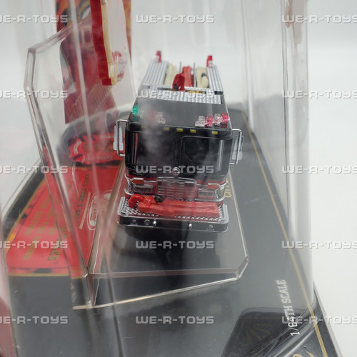 Code 3 Collectibles City of Chicago Die Cast Fire Engine 109 Ltd Ed #12316 - Picture 8 of 8