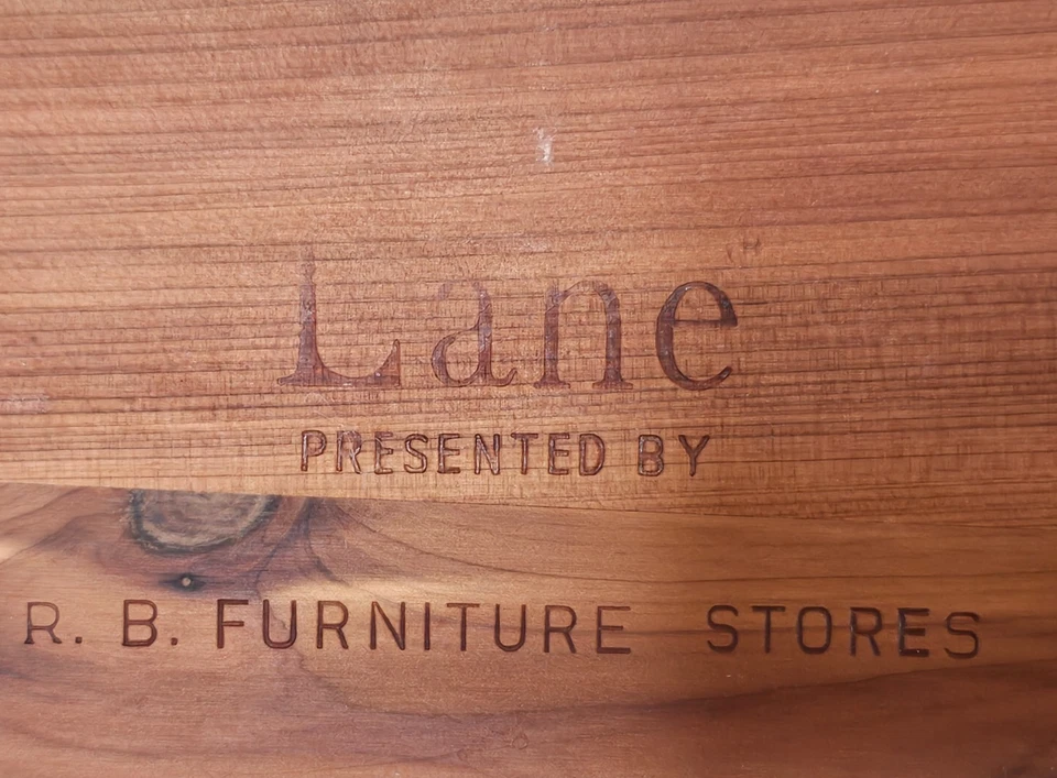 Vintage LANE Mini CEDAR CHEST/Keepsake box (no key) from the 60's. - Image 3 of 4