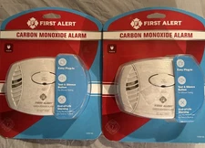 2-First  Alert 1039730 Plug-In Carbon Monoxide Alarm (1039730) 
