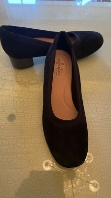   Lovely Clark's Chartli Fame Suede Ultimate Comfort Collection Slip On 8.5M