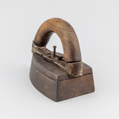 Antico ferro da stiro - metallo e legno - vintage - manico intercambiabile - Foto 8 di 18