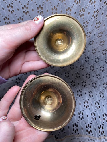 Vintage Pair Of Brass Candlesticks Candle Holders Made In India Two Sizes - 第 3/8 張圖片