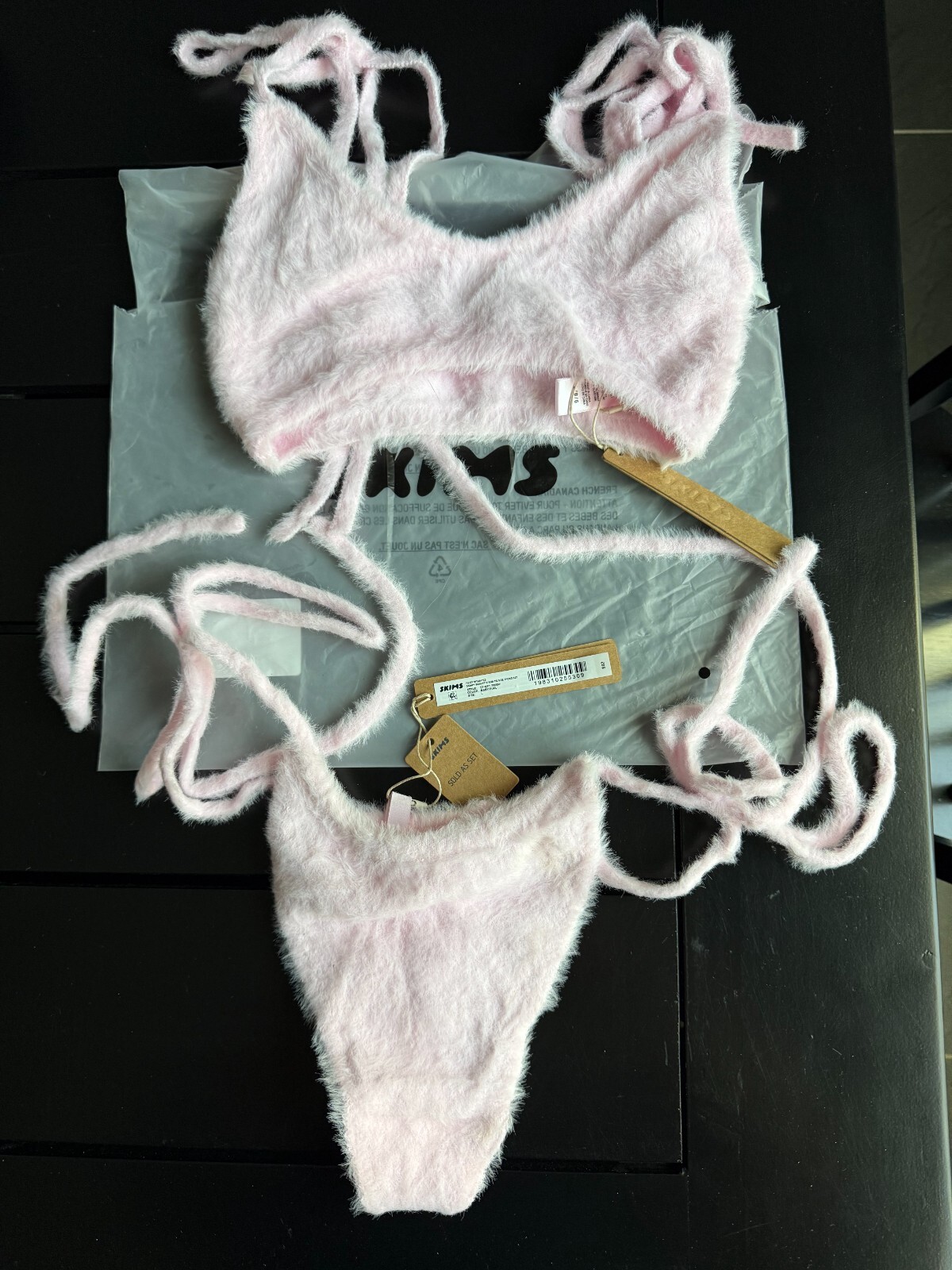 SKIMS SWIM SET PINK SIZE L  BRAND NEW!!  SEXY!!!   SOLD OUT