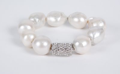 Modital Bijoux fresh water pearl w/ cz pave bracelet