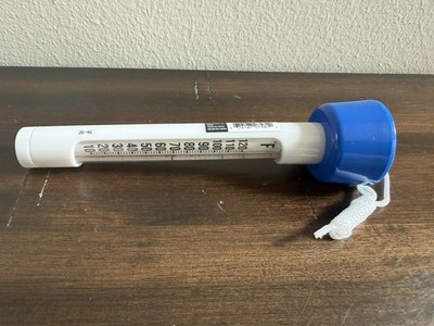 New Mainstays Floating Analog Pool Thermometer In Blue, 2.2 x 1.8 x 7.3 