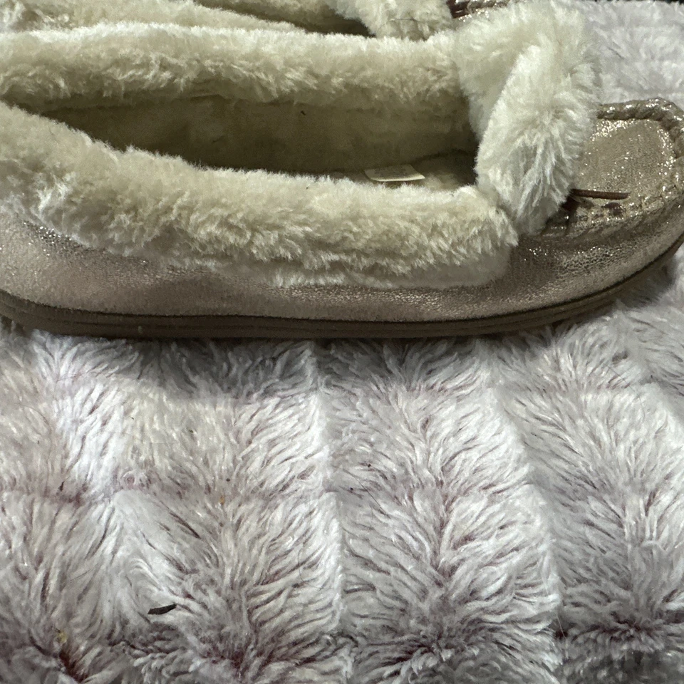 Zapatillas de mocasín metálicas para mujer con forro de piel sintética Foto 4 de 4