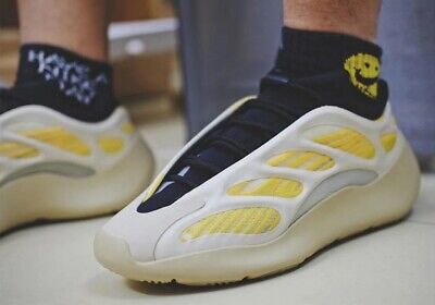 Adidas Yeezy 700 V3 Mono Safflower Men's Size 9 Style HP5425 Adidas Yeezy 700 V3 Mono Safflower Men's Size 9 Style HP5425