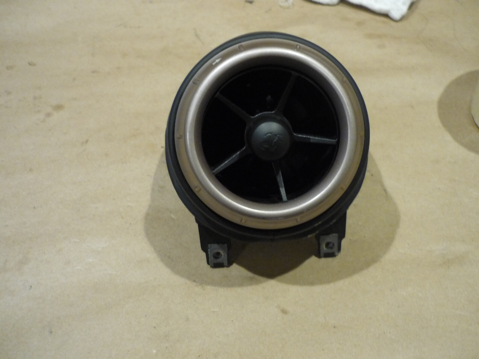 Ferrari California - Side Dash Air Vent Complete   P/N 80802400 & 81986900