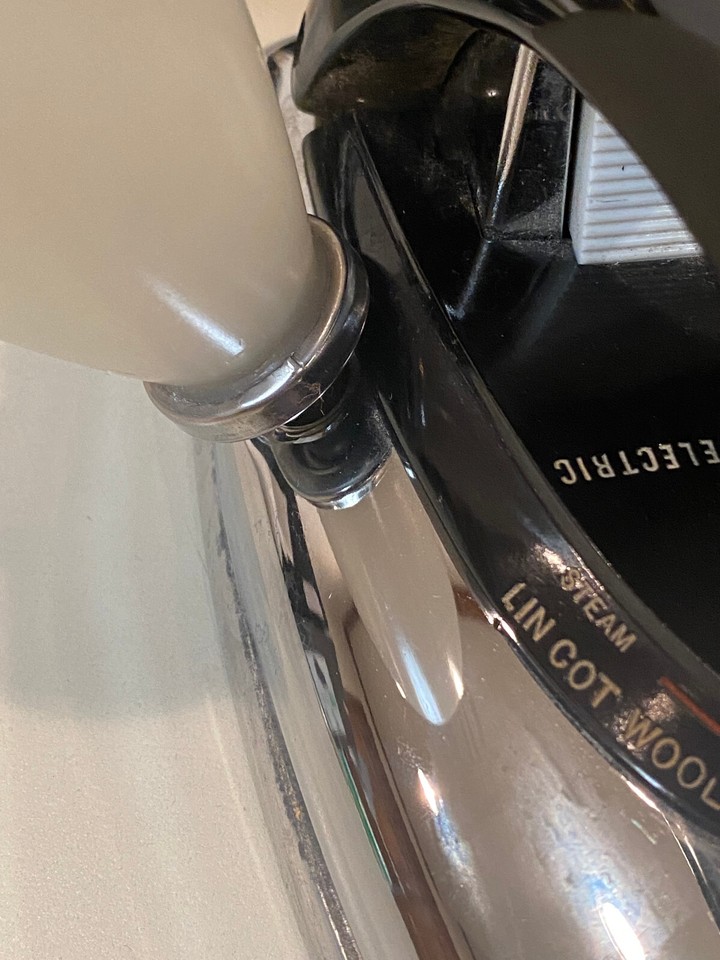 Vintage General Electric Home or Away Travel Spray Steam Dry Iron Cat