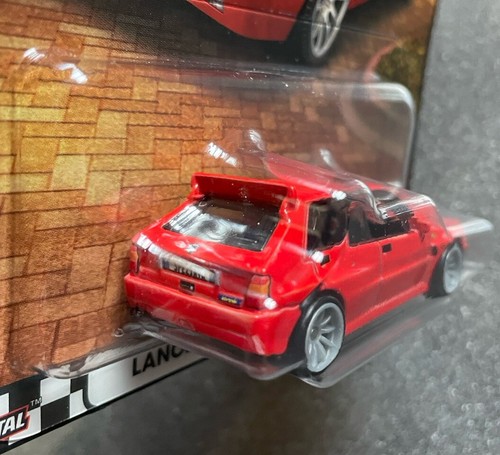 Hot Wheels Lancia Delta HF Integrale 117 Boulevard 1:64 coche modelo juguete embalaje original - Imagen 8 de 18