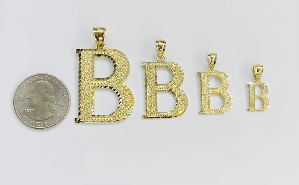 Collar colgante de oro amarillo macizo de 10 quilates con corte de diamante inicial letra A-Z Foto 2 de 4