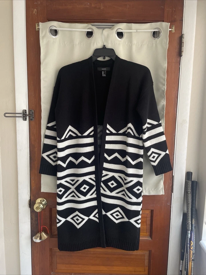 Cárdigan largo plumero negro blanco Southwest Aztec Forever 21 S. LEER Foto 3 de 4