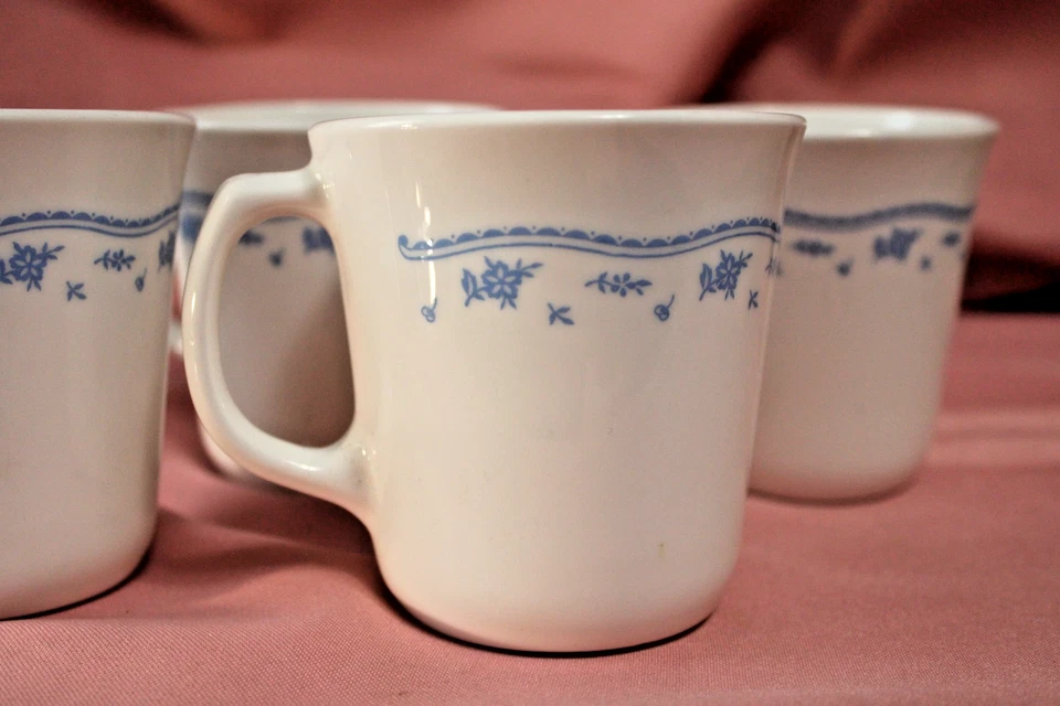 Juego de 4 tazas de café Corelle Morning azul blanco con flores de 3,5" Corning Exc Foto 2 de 3
