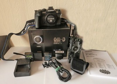 Olympus OM-D E-M1 Mark II 20MP Systemkamera - Schwarz,  mit Batteriegriff