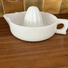 Vintage McKee Sunkist Milk Glass Manual Citrus Fruit Juicer Patent 68764