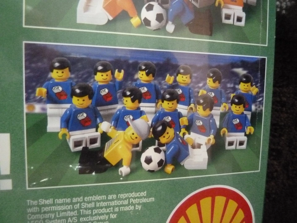 LEGO System World Cup Soccer 1998 Shell Stadium Netherlands Players, Field, etc - Image 4 of 4