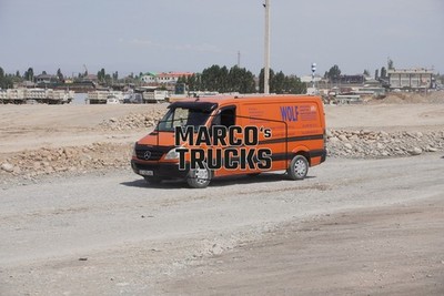 LKW Foto Mercedes-Benz Sprinter Koffer LKW Kirgisistan orange WOLF #w2xt