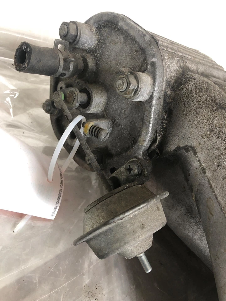 Toyota Sienna 2001-2003 colector de admisión superior de 6 cilindros (motor 3,0 L 1 MZFE) Foto 4 de 4