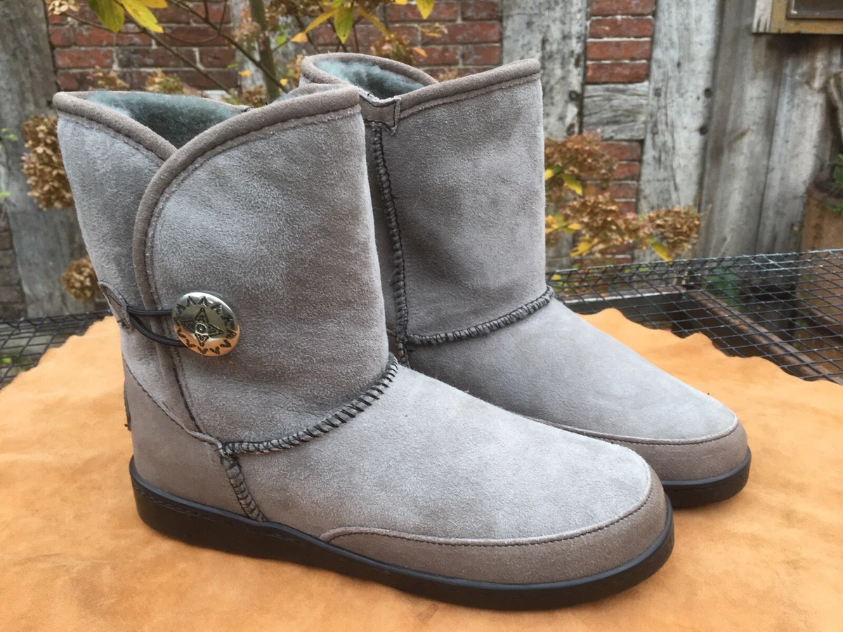 Minnetonka top pug boots