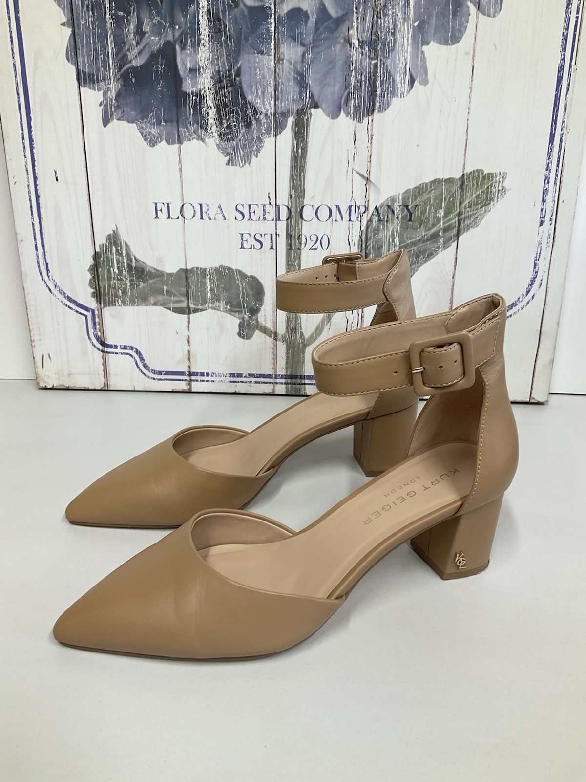 APL Sandali Carvela Kurt Geiger taupe punta aperta cinturino alla caviglia tacco a blocco taglia UK 7 EU40