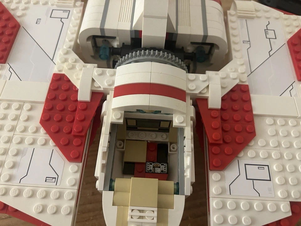 Modified Lego Jedi T-6 Shuttle 7931 100% Complete with manual & stand - Image 4 of 4