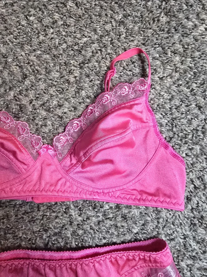 Vintage Style 36 B Silky Satin Pink Nylon Wireless Padless And Panties - Image 4 of 4