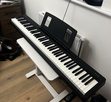 Roland FP-10 Digital Piano 88 Weighted Keys + Pedal Excellent Condition