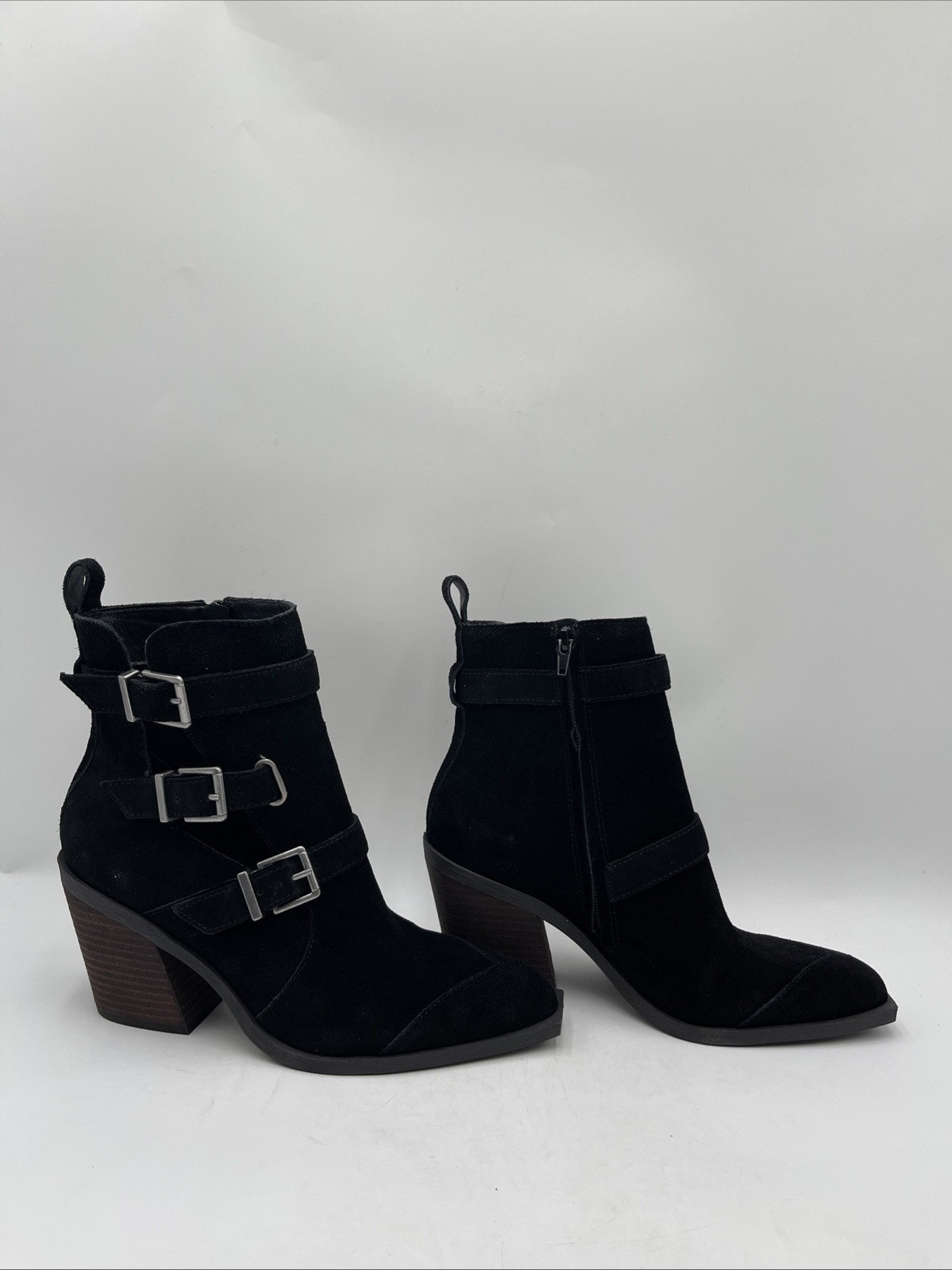 NWOB Crown Vintage Stralla Booties Women's Black Size 8.5M/39.5