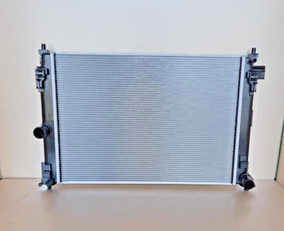 New Genuine Toyota Yaris III Verso 2010> 1.3 1.33 VVTI Engine Cooling Radiator 