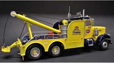 AMT Peterbilt 359 Wrecker Model Kit - 1/25 Scale Buildable Tow